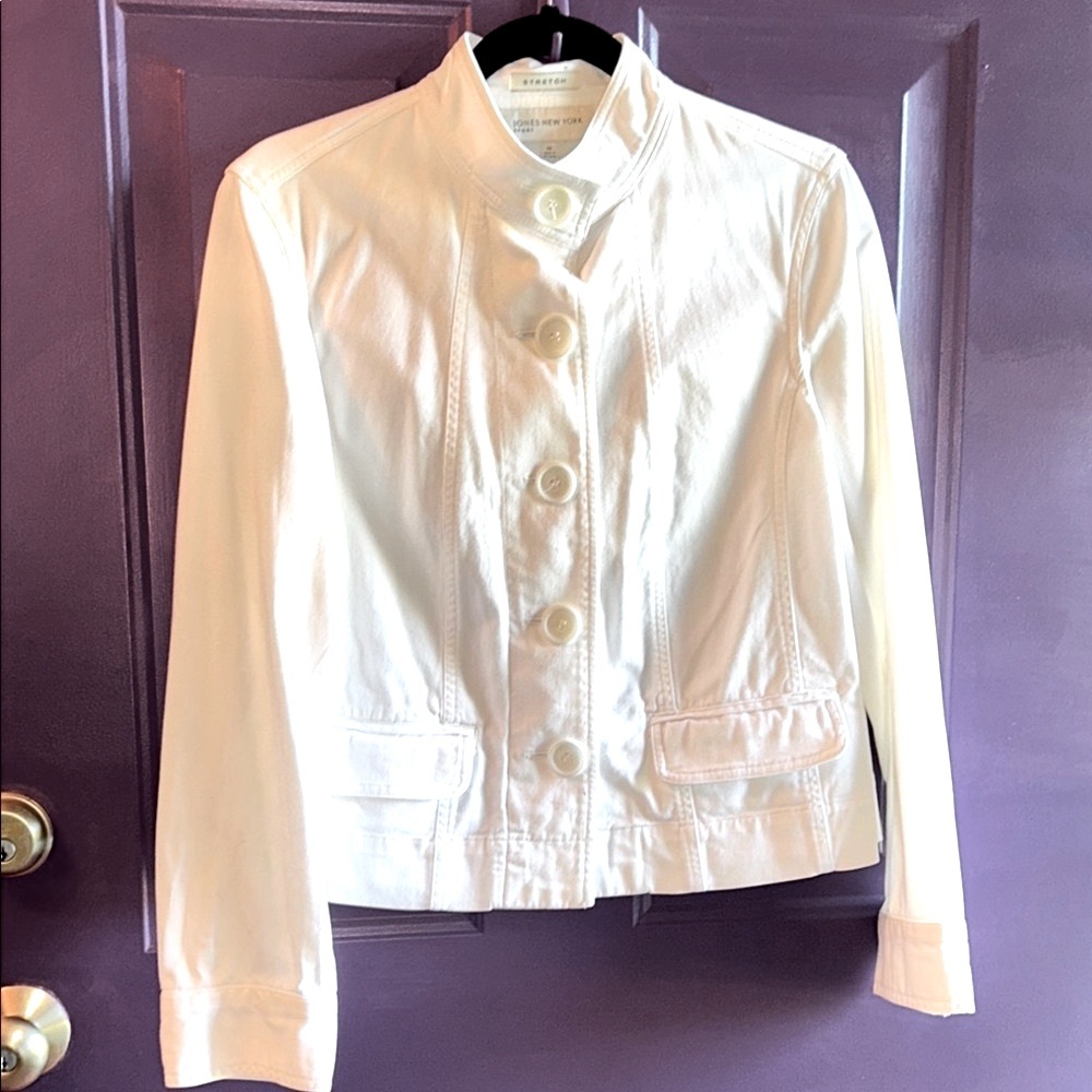 Jones New York Sport Button Jean Jacket M White Casual Stretch Denim Classic